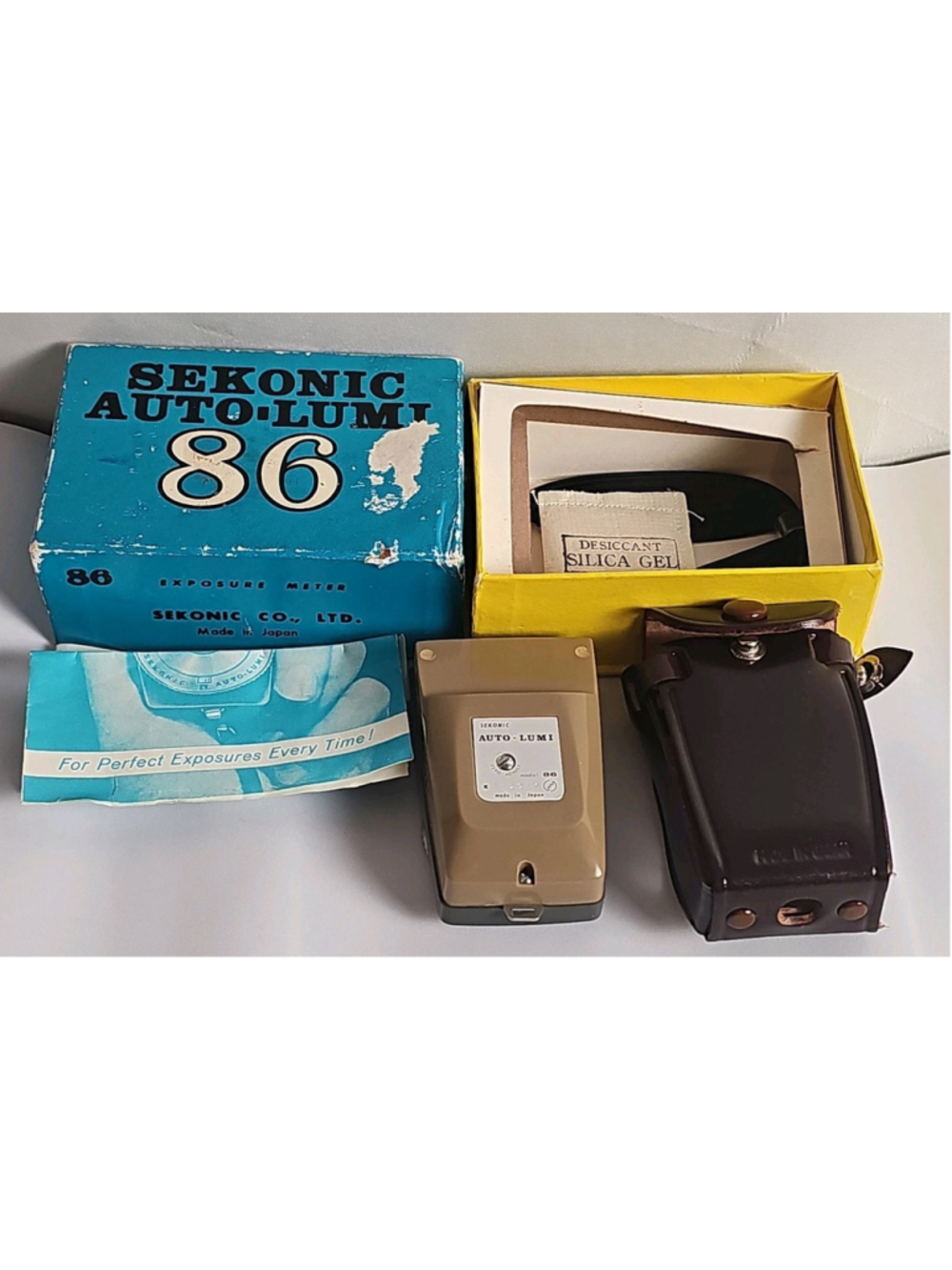 Sekonic Auto Lumi 86 Light Meter w/ Original Box Leather Case Strap Manual Works